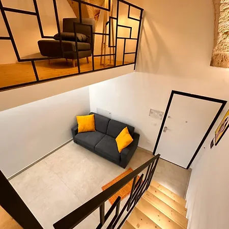 The Luxurious Tiny House * 加拉蒂纳